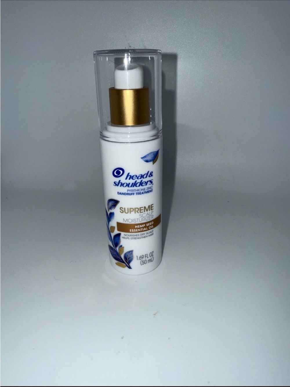 Head & Shoulders Supreme Scalp Moisturizer - White & Gold